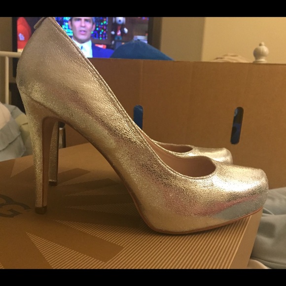 Beautiful new silver heels De Blossom Collection