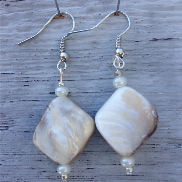 Necklace and earring set - Picture 4 of 4
