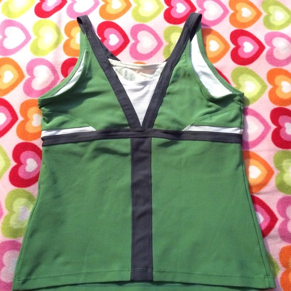 Nike Tank Tops - Picture 3 of 4