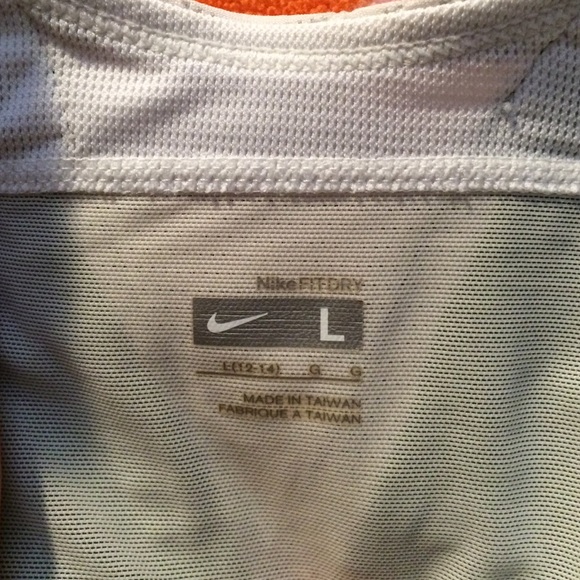 Nike Tank Tops - Picture 4 of 4