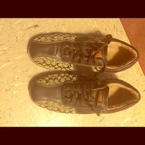 Coach size 8 tan and brown