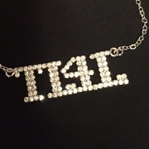 Meet your Posher, Denise