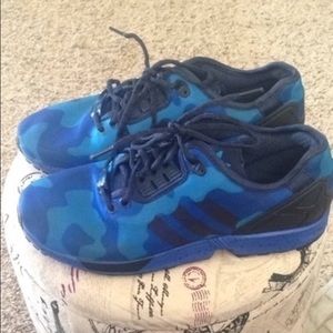 Men's size 9 Adidas Torsion Sneakers