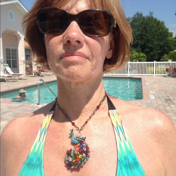 Beautiful rhinestone filled necklace - Picture 2 of 2