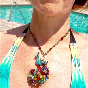 Beautiful rhinestone filled necklace