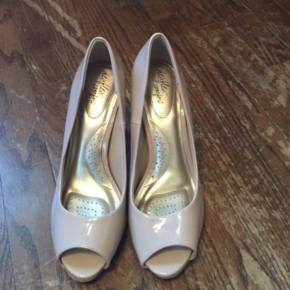 Nude peep-toe heels