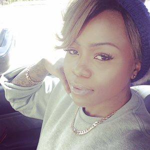 Meet your Posher, Ebony