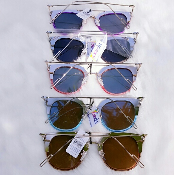 Fashion Sunglasses - Picture 4 of 5