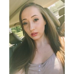 Meet your Posher, Nicole