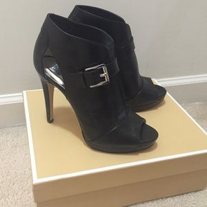 Michael Kors Isabella heels w/ box