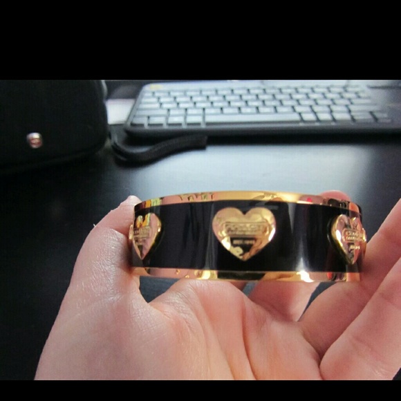 ❌ SOLD ❌ Coach Bangle Bracelet Hearts - Picture 3 of 3