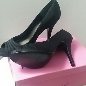Shoes (black luster)