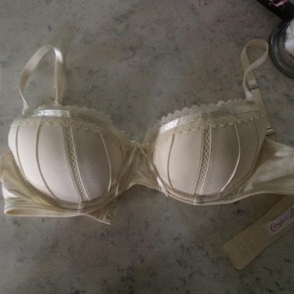 Candies push up lace bra- NEVER WORN