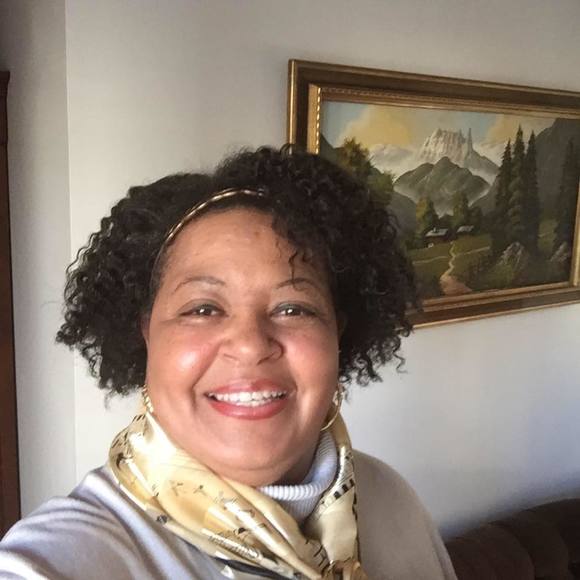 Meet your Posher, Linda