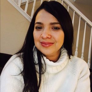 Meet your Posher, Connie