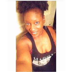 Meet your Posher, Yvette