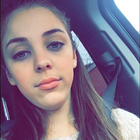 Meet your Posher, Kaitlin