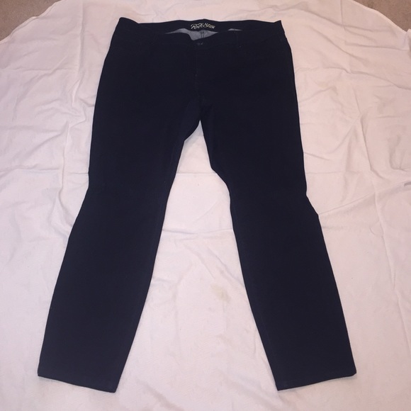 SOLD: New Never Worn Old Navy Rockstar Jeans