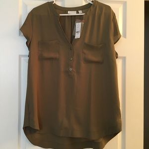 ✨LOWERED!!New York & Co. Blouse. Make Offer!!
