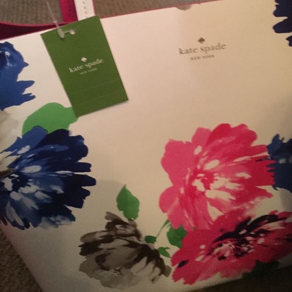 NWT Kate Spade Turn Over a New Leaf Len XL Tote - Picture 3 of 3