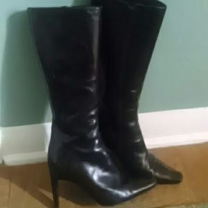 Black Via Spiga calf length boots with box