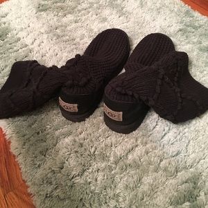 Black knit uggs