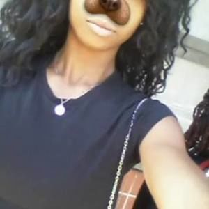 Meet your Posher, Adriana