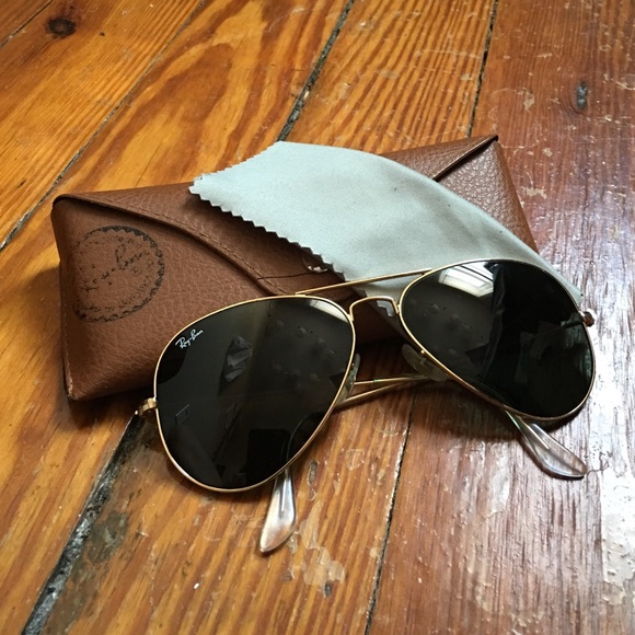 Ray-ban aviators, gold rimmed