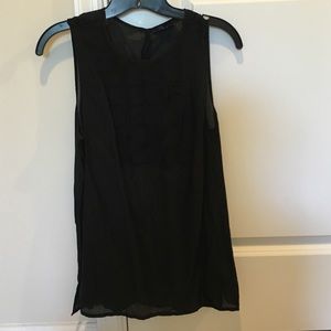 Gap black sleeveless top