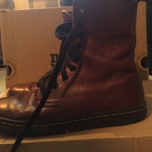 Maroon (gently worn) Dr. Martens!!!