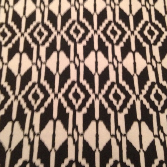 Old Navy Black White Geometric Bodycon Dress Small - Picture 2 of 4