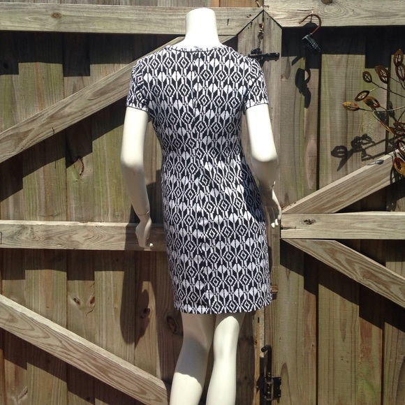 Old Navy Black White Geometric Bodycon Dress Small - Picture 4 of 4
