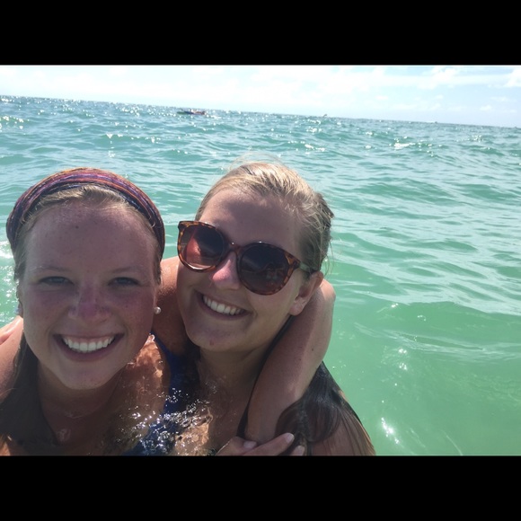 Meet your Posher, Brandi