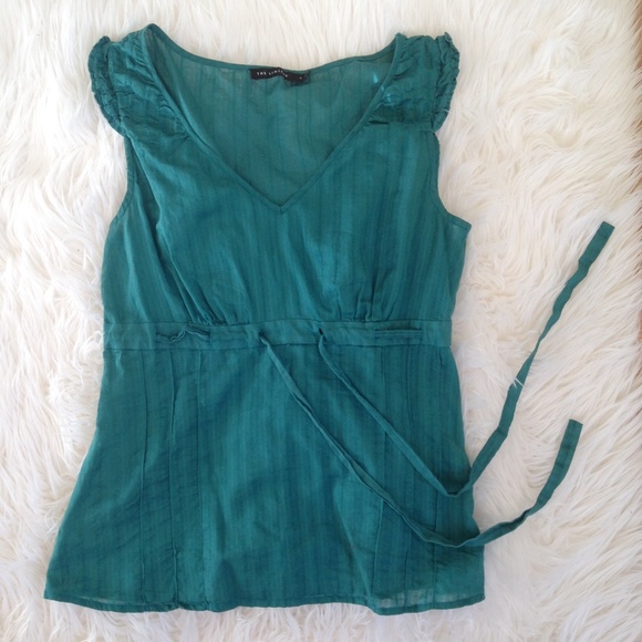 Limited tie top