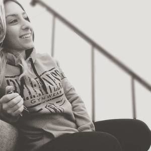 Meet your Posher, Yoliana