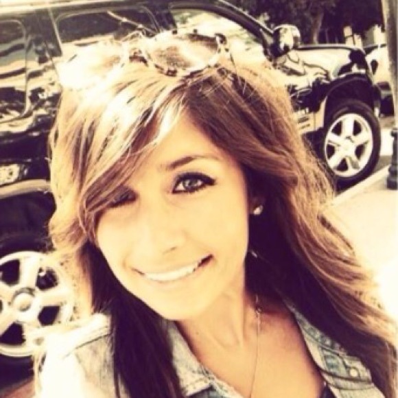 Meet your Posher, Nicole