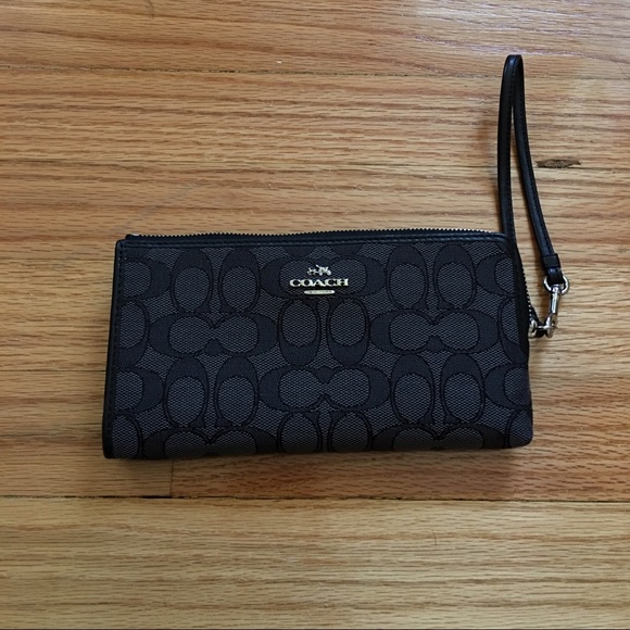 Coach Signature Zip Wallet