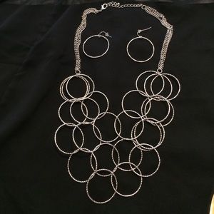 Chunky necklace and earrings