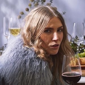 Meet your Posher, Elizabeth