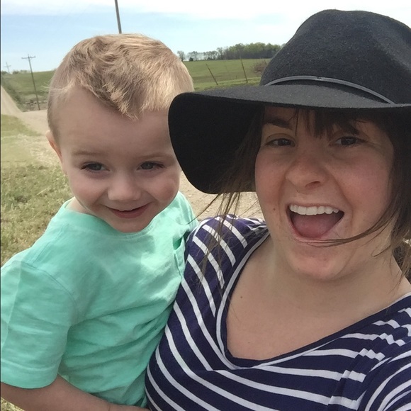 Meet your Posher, Melissa