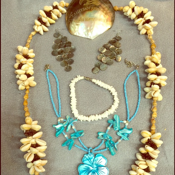 JEWELRY VINTAGE SET PLUS 3 FREE RANDOM PIECES!