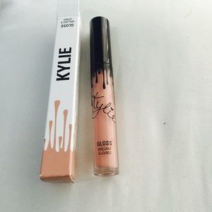 Brand new in box :) never use