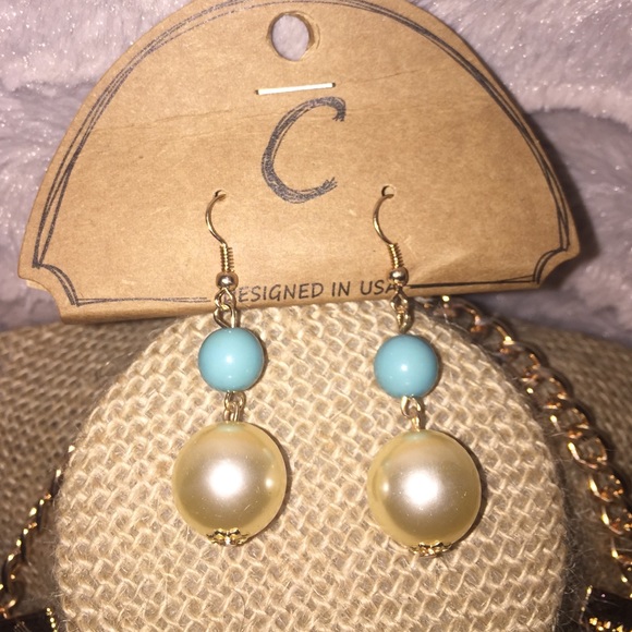 Jewelry Set - Picture 3 of 3