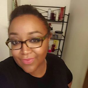 Meet your Posher, Deborah