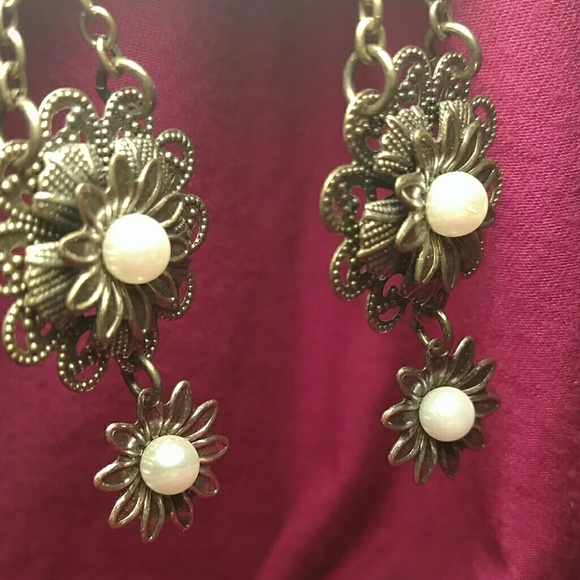 Mixed Metal and Pearl Flower Dangle Earrings - Picture 2 of 4