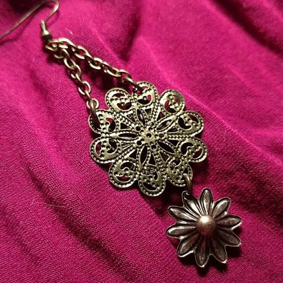 Mixed Metal and Pearl Flower Dangle Earrings - Picture 4 of 4