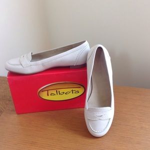 Final Markdown Talbots Ivory Penny Loafers