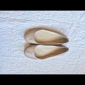 Nude ballet flats
