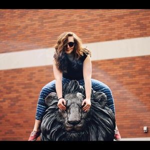 Meet your Posher, Annie