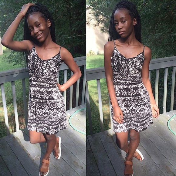 Sandals 😍 - Picture 2 of 2